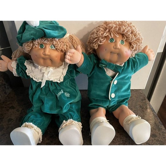 Vintage Set of Cabbage Patch Twins in Green Velvet #479 - Picture 2 of 15